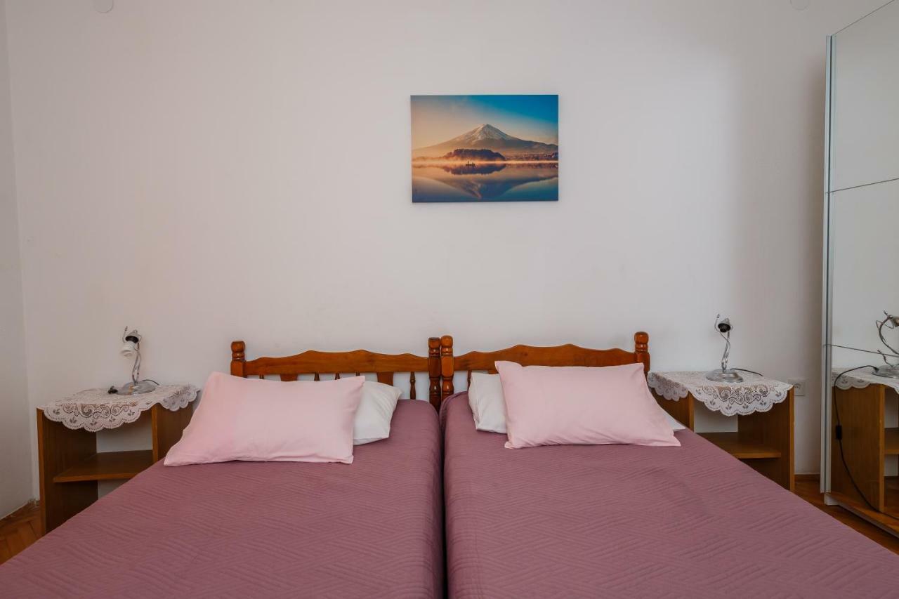 Apartments Mila Kastela Exterior photo